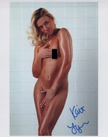Kait Lynn autograph