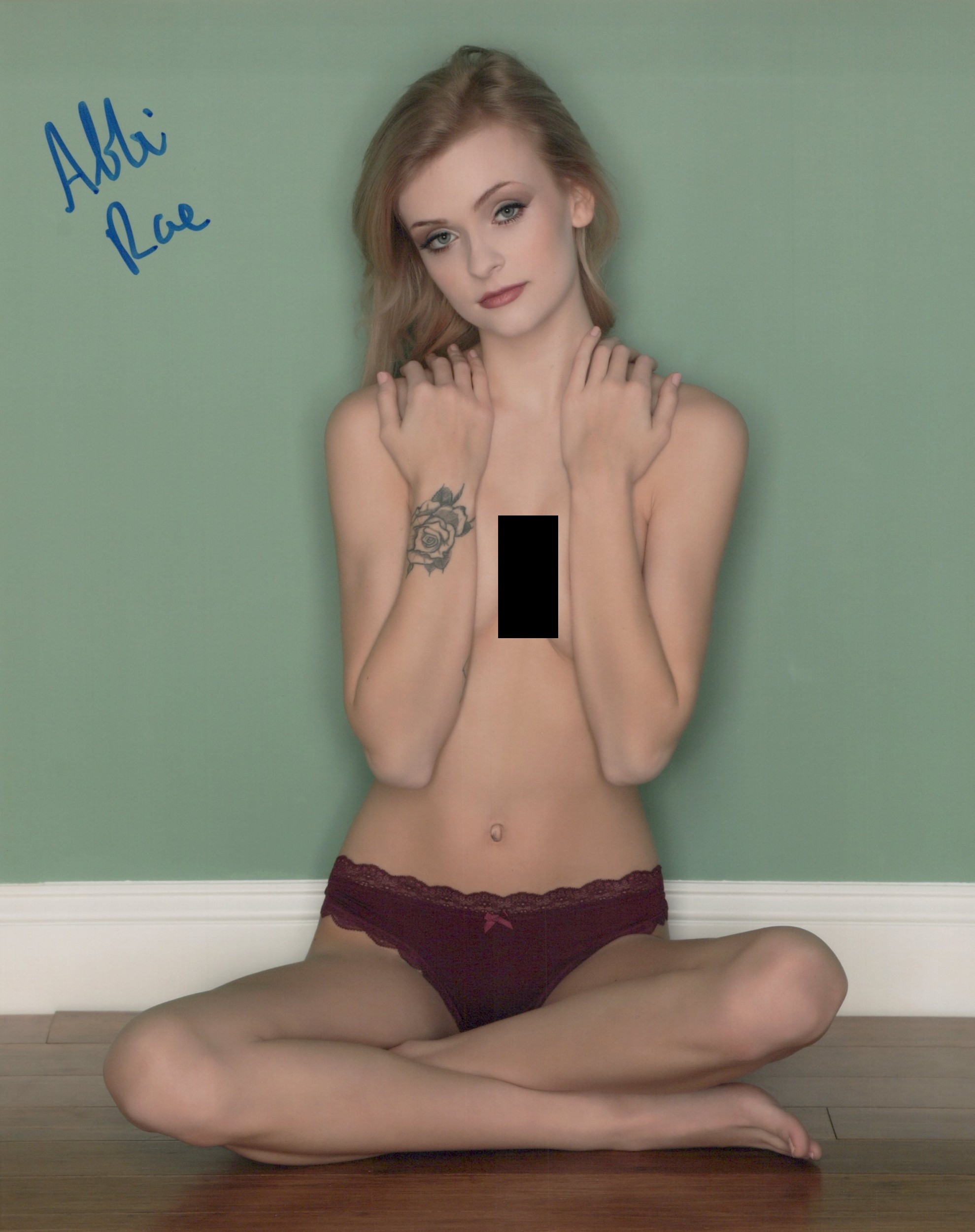 Abbii Rae autograph