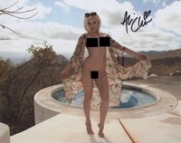 Ali Claire autograph