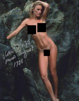 Victoria Cooke autograph