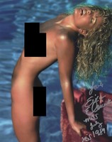 Erika Eleniak autograph