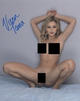 Vixen Tavia autograph