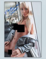 Sara Jean Underwood autograph