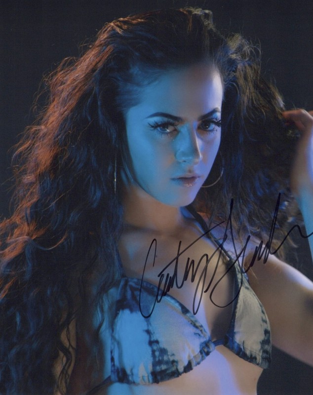 Courtney Sanderson autograph, item FP628442