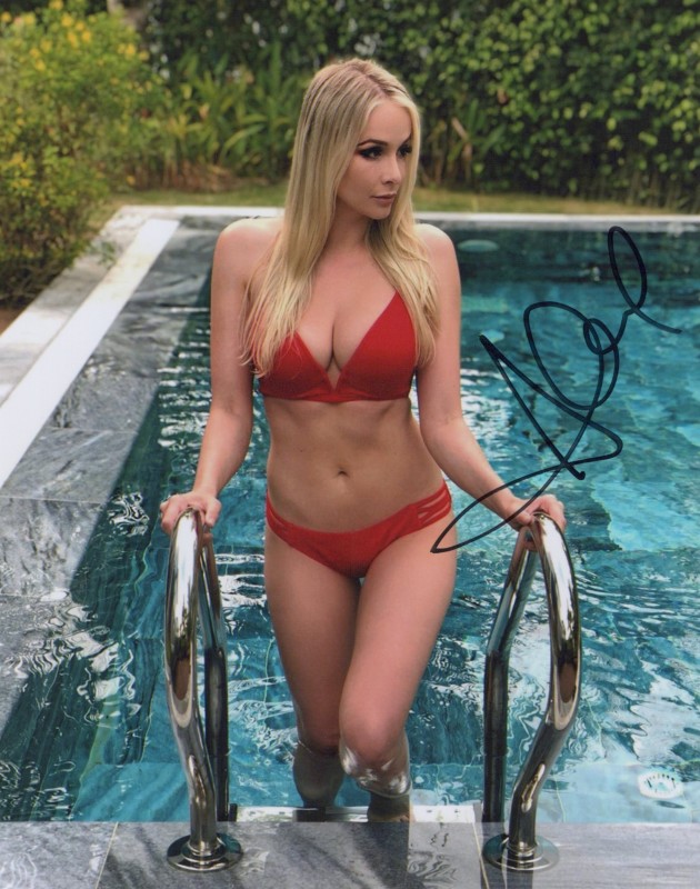 Alexandra Kyle autograph, item FP621741