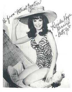 Linda Kaye Henning autograph