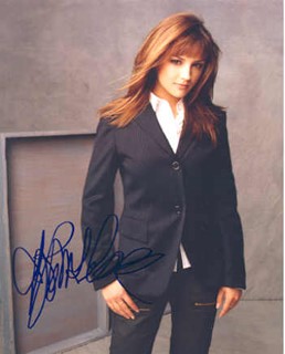 Rachael Leigh Cook autograph