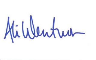 Ali Wentworth autograph