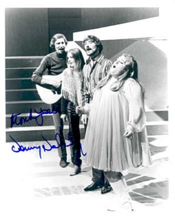 Denny Doherty autograph