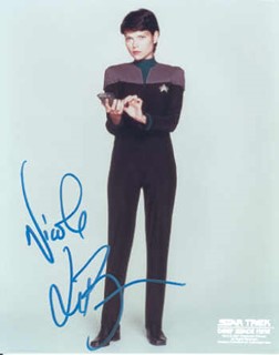 Nicole deBoer autograph