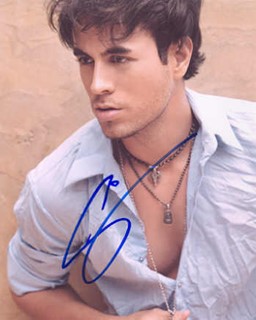 Enrique Iglesias autograph
