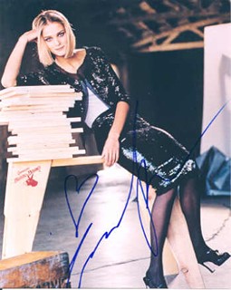 Carmen Kass autograph