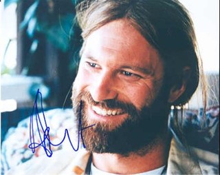 Aaron Eckhart autograph
