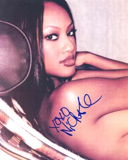 Nicole Robinson autograph