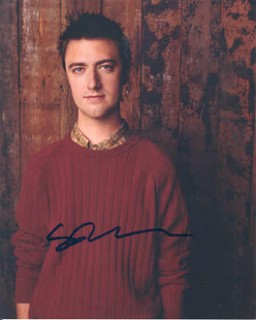 Sean Gunn autograph