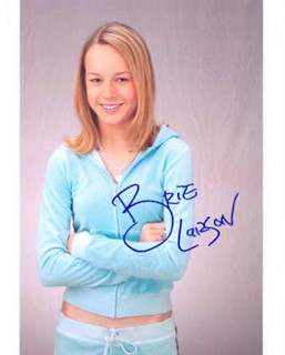 Brie Larson autograph