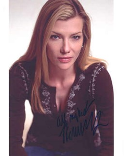 Stephanie Niznik autograph