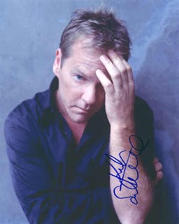 Kiefer Sutherland autograph