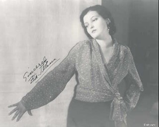 Zita Johann autograph
