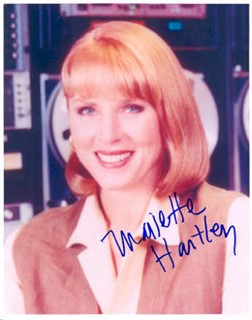 Mariette Hartley autograph