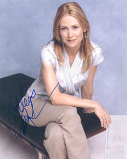 Kelly Rowan autograph