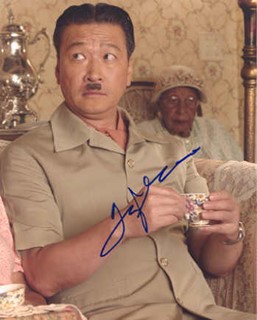 Tzi Ma autograph