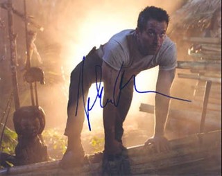 Johnny Messner autograph