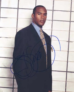 Henry Simmons autograph