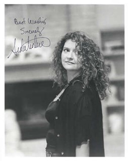 Aida Turturro autograph