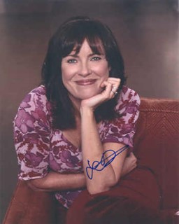 Lisa Darr autograph