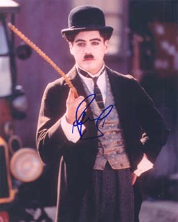 Robert Downey-Jr. autograph