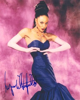 Lynn Whitfield autograph