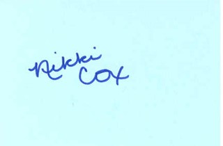 Nikki Cox autograph