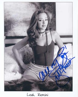 Leah Remini autograph