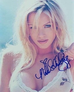 Nikki Ziering autograph
