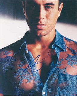 Enrique Iglesias autograph