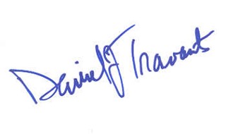 Daniel J. Travanti autograph