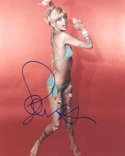Goldie Hawn autograph