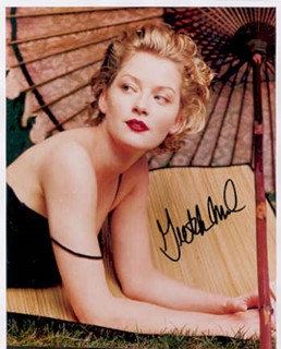Gretchen Mol autograph