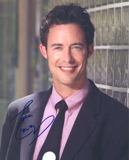 Tom Cavanagh autograph