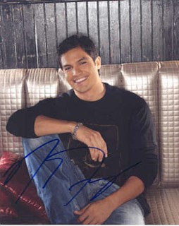 Nicholas Gonzalez autograph