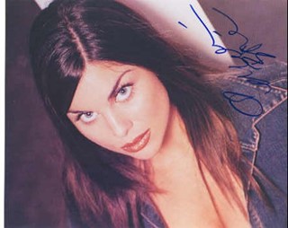 Nadia Bjorlin autograph