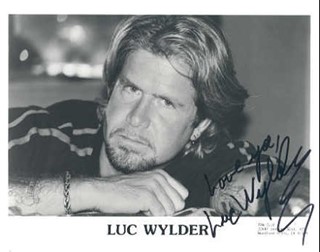 Luc Wylder autograph