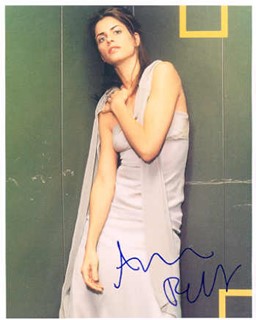 Amanda Peet autograph