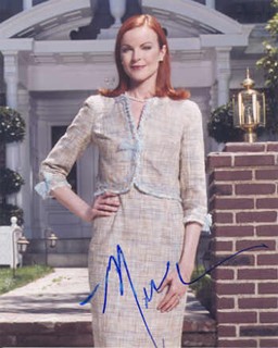 Marcia Cross autograph