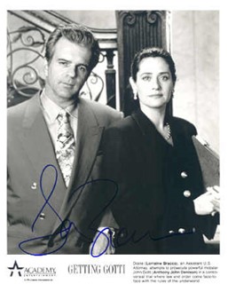 Lorraine Bracco autograph