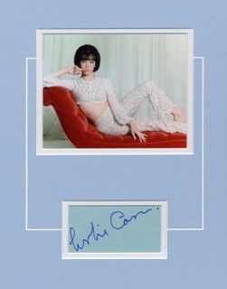 Leslie Caron autograph