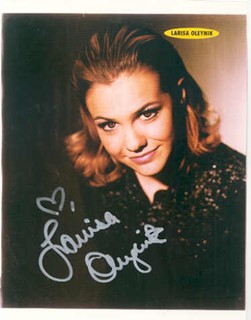 Larisa Oleynik autograph
