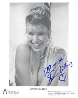 Shannon Whirry autograph