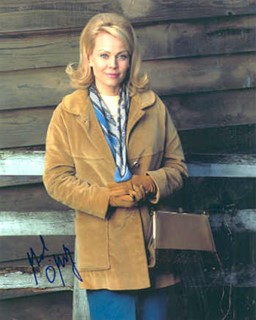 Gail O'Grady autograph